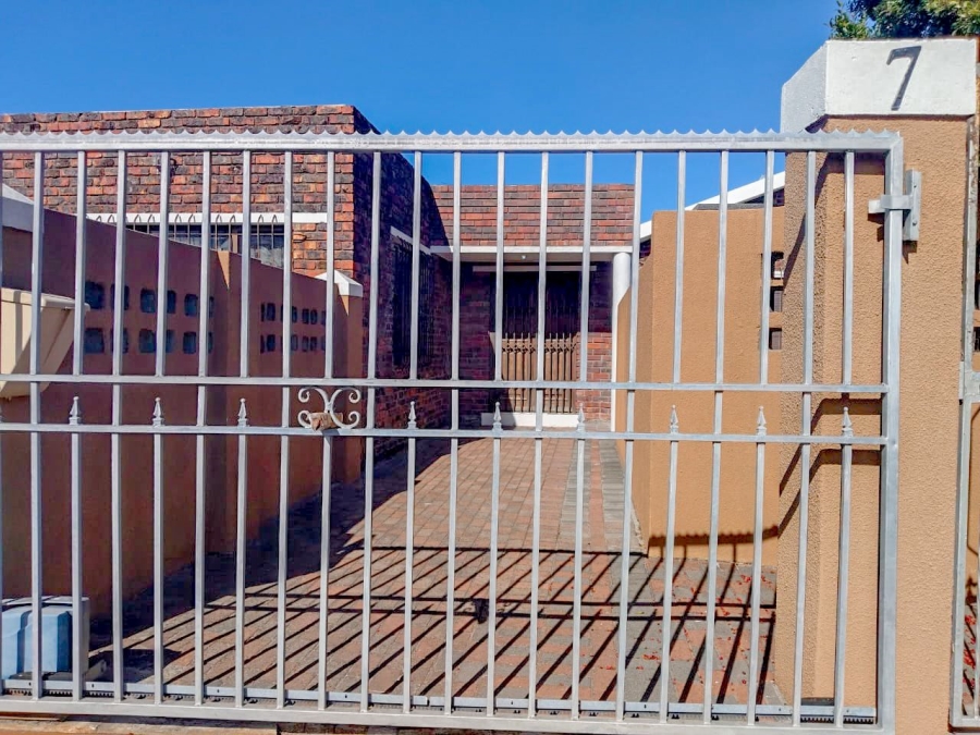 4 Bedroom Property for Sale in Crawford Western Cape
